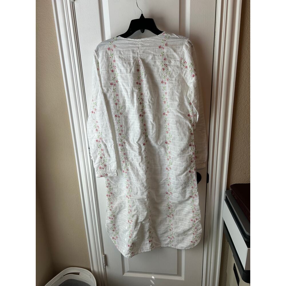 Smithsonian Institution White Vintage Nightgown Embroidered Large - Picture 2 of 6